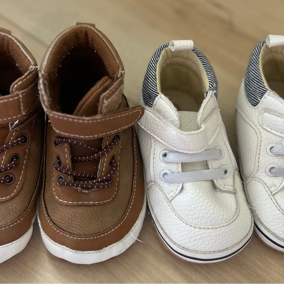 2 pairs of toddler shoes - Picture 1 of 9